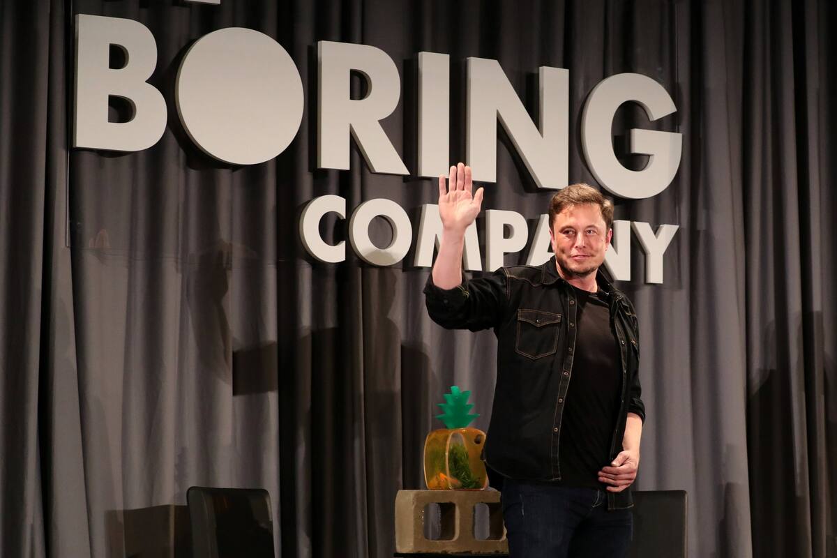 El empresario detrás de SpaceX y Tesla dice que Loop permitirá conectar el aeropuerto de Los Angeles y el centro en 10 minutos