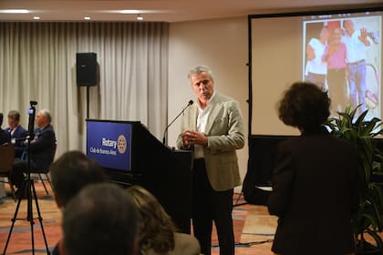 El empresario durante su exposición en el Rotary Club de Buenos Aires, donde habló de su compromiso social y reclamó una reducción de las retenciones y mayor protección para la propiedad intelectual de las semillas