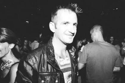 El empresario gastronómico Luciano Franchetti (39), aseguró que el policía le "disparó directamente" sin dar la voz de alto y que se busca "encubrir" el dramático caso, que terminó con un delincuente muerto.