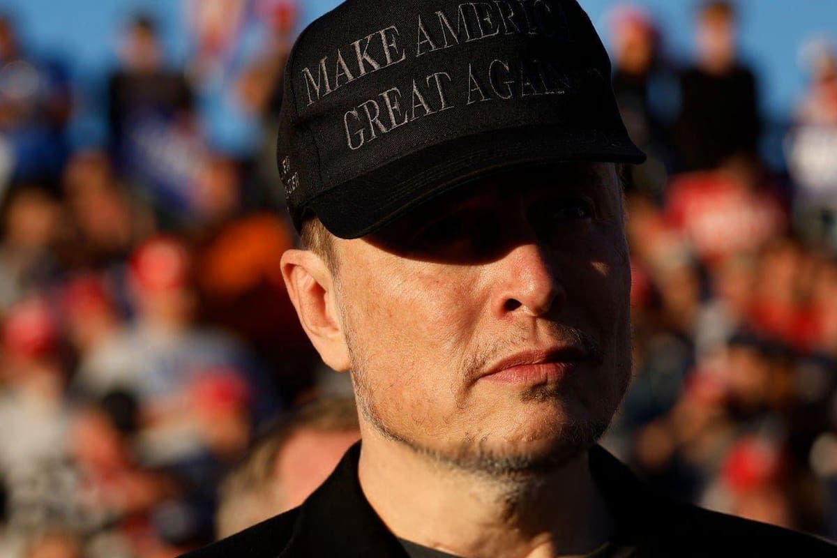 El empresario no tenía un permiso de trabajo mientras fundaba su compañía Zip2 junto a su hermano Kimbal