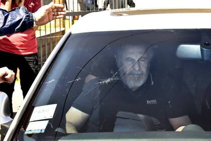 El empresario patagónico denuncia presiones del Presidente