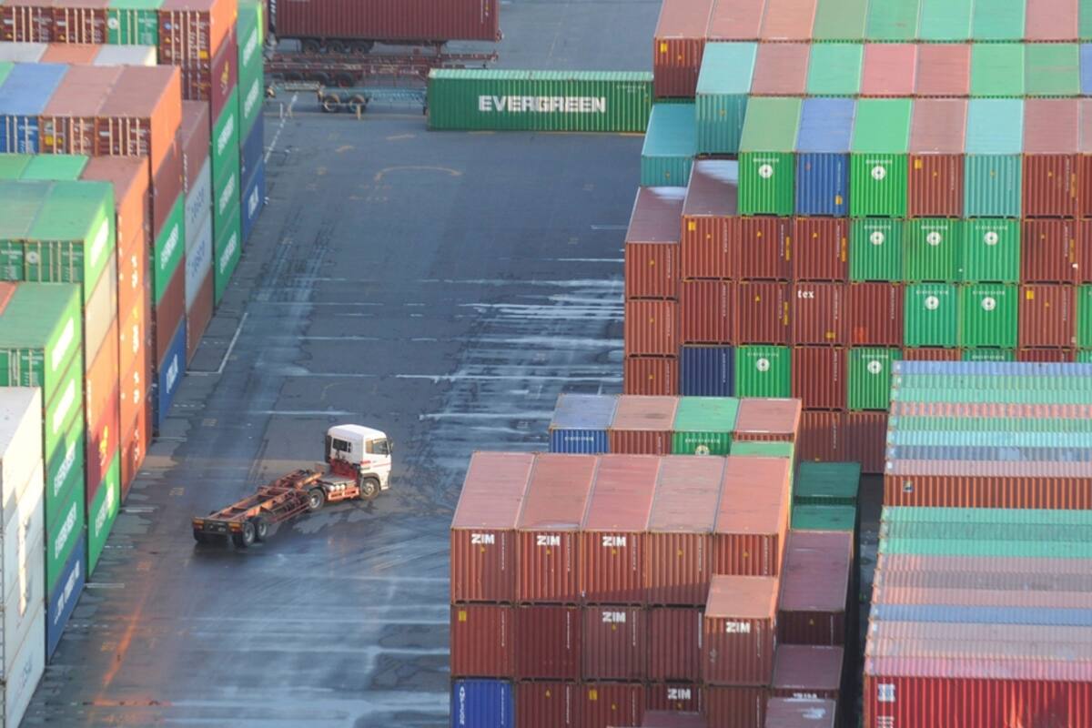 El encarecimiento del yen redujo la competitividad de los empresas exportadoras del país oriental y recortó sus beneficios a la hora de repatriarlos