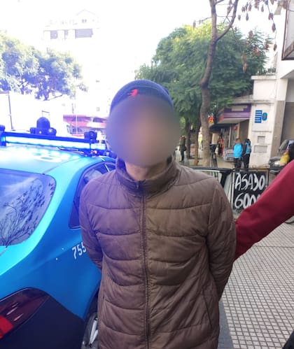 El encargado de seguridad del mercado de San Cristóbal detenido por arrojar gas pimienta para poner fin a una pelea