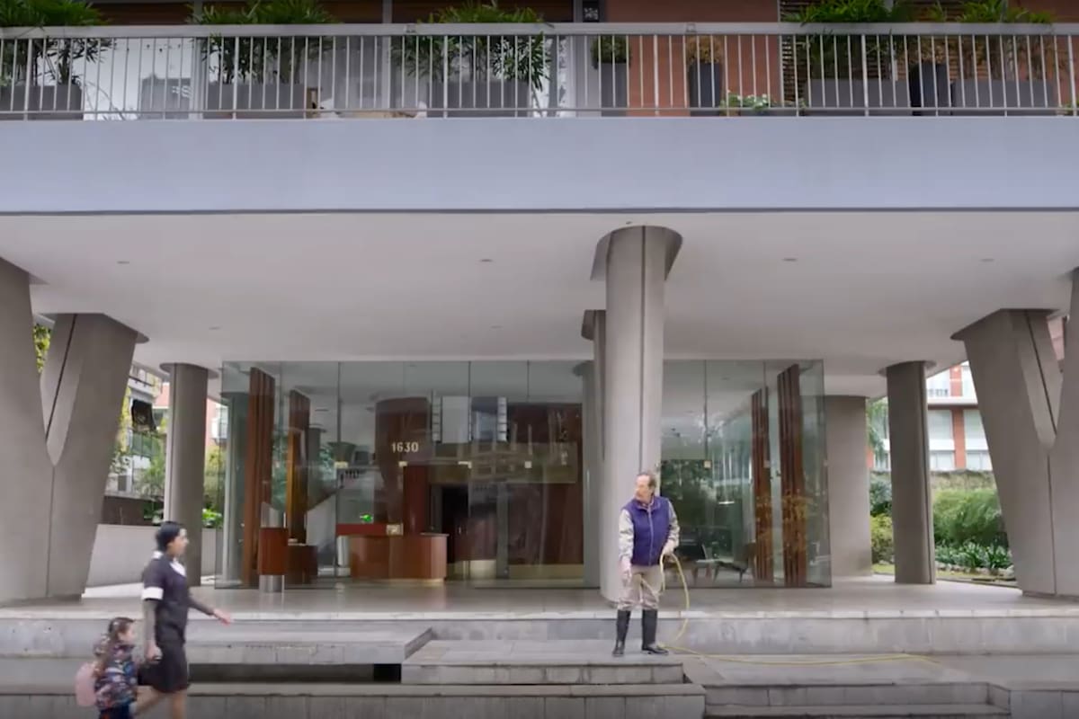 "El Encargado": la ficción protagonizada por Guillermo Francella tuvo otro papel estrella, el edificio de Belgrano que es el escenario real de la trama