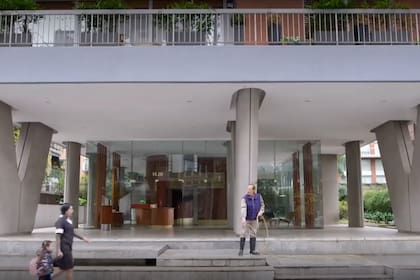 "El Encargado": la ficción protagonizada por Guillermo Francella tuvo otro papel estrella, el edificio de Belgrano que es el escenario real de la trama