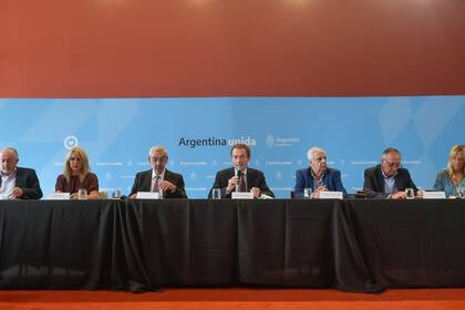 El encuentro coordinado por Gustavo Béliz