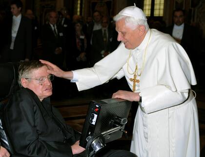 El encuentro del físico con el papa Benedicto XVI