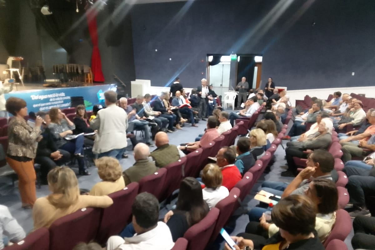 El encuentro entre productores y diputados de La Pampa por el polémico proyecto de expropiación de tierras para un parque. Carbap