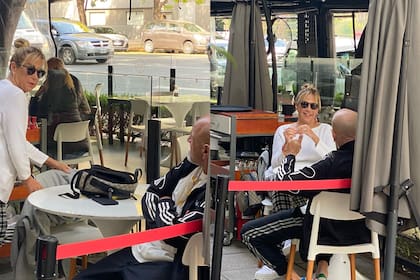 El encuentro privado de Marcela Tinayre y Gustavo Sofovich en Dashi de Palacio Alcorta