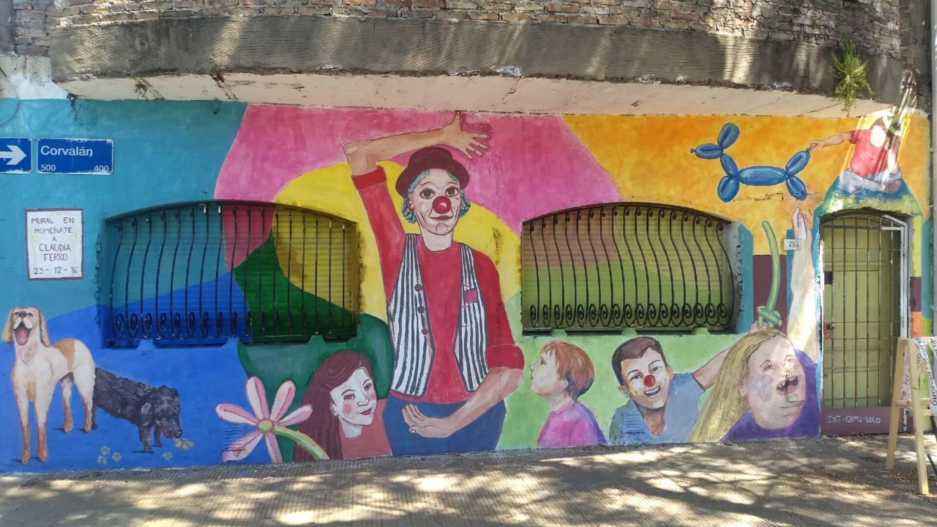 El enigma de Claudia Ferro, la animadora de fiestas infantiles desaparecida, y de los sospechosos que vivían en su casa de Villa Luro y se ocultaban tras una máscara de Mickey