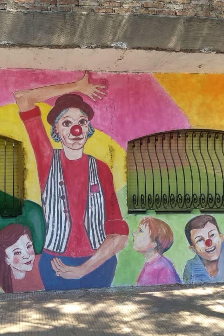 El enigma de Claudia Ferro, la animadora de fiestas infantiles desaparecida, y de los sospechosos que vivían en su casa de Villa Luro y se ocultaban tras una máscara de Mickey