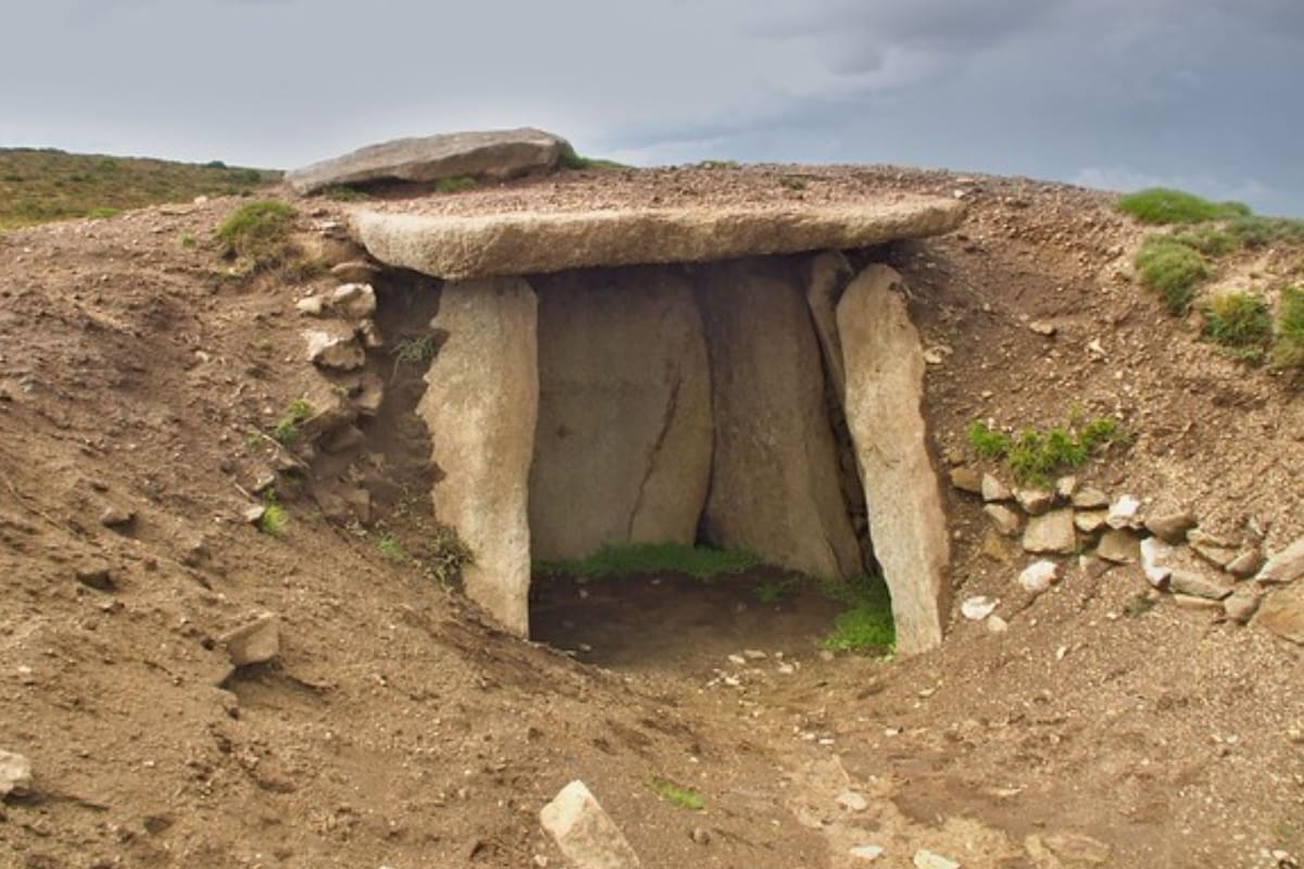 El enigma de los montículos perdidos: ¿qué ocultan las construcciones megalíticas de la frontera ibérica?