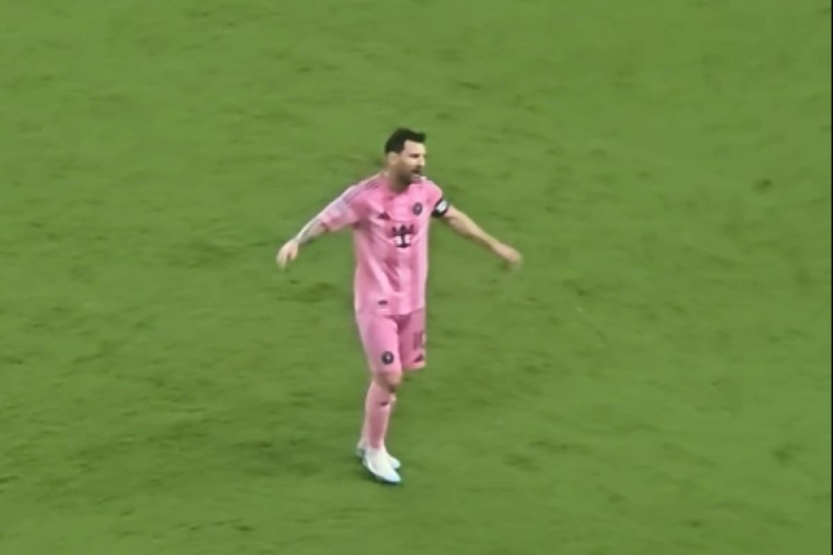 El enojo de Lionel Messi cuando el árbitro decidió suspender el partido de Inter Miami en la Leagues Cup.