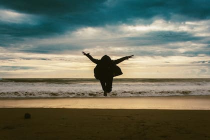 El entorno, además de la genética y otros factores personales, influye en la esperanza de vida general de las personas