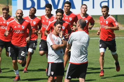 El entrenador millonario podría comenzar con la rotación en Liniers, pensando en el duelo del próximo miércoles ante Flamengo en Brasil