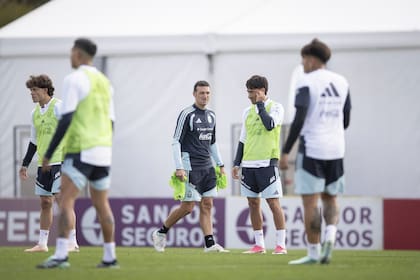 El entrenador ya trabaja en la renovación del plantel, otra señal de que su intención es continuar al frente de la selección