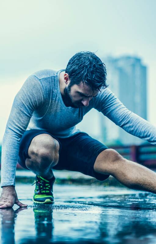 El entrenamiento bajo la lluvia suele potenciar la agilidad y la concentración y ayuda a desarrollar fuerza y equilibrio