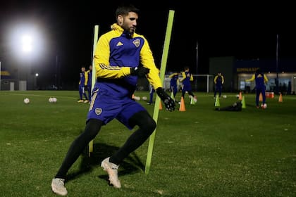 El entrenamiento nocturno de Boca tras terminar el aislamiento