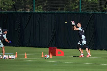 El entrenamiento personal de Emiliano Martínez