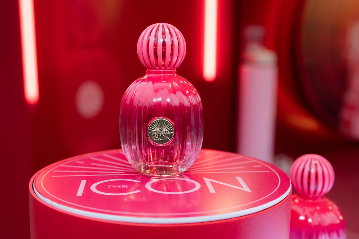 El envase de la fragancia "The Icon".