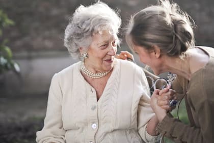 El envejecimiento saludable es “el proceso de fomentar y mantener la capacidad funcional que permite el bienestar en la vejez", según la OMS (Foto Pexels)
