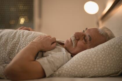 El envejecimiento saludable es la capacidad de vivir una vida prolongada sin enfermedades crónicas importantes, con un buen estado físico y cognitivo