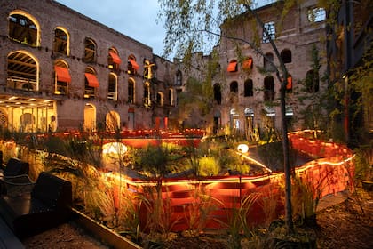 El epacio 8, "Tramas del Tiempo", presentó un innovador proyecto paisajístico para reutilizar el corazón de la ex fábrica de Alpargatas
