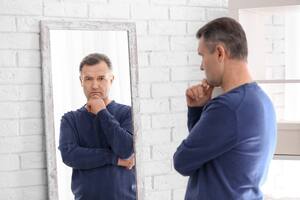 El equilibrio es el factor más afectado por la edad, con cambios significativos con cada década de vida