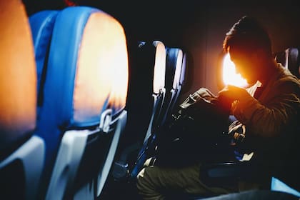 El equipaje de mano obligatorio se suma a la mochila que se puede disponer debajo del asiento