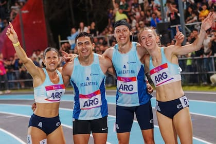 El equipo argentino de velocidad hizo historia al ganar la posta 4x400 y establecer récord de campeonato en Santa Fe 2026