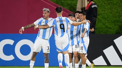 El equipo argentino se impone por 3-2 ante Bélgica en el debut de la Copa del Mundo Sub 17. (Photo by Jurij Kodrun - FIFA/FIFA via Getty Images)