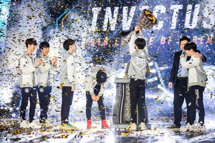 El equipo chino Invictus ganó la final del Mundial de League of Legends