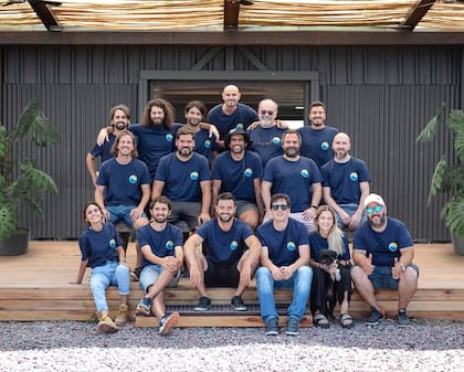 El equipo de argentinos de la Ola Group que desarrolló la tecnología para crear olas artificiales en piletas de grandes dimensiones