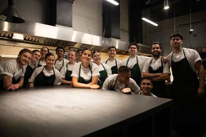 El equipo de Boragó celebra la flamante premiación.