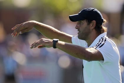 Carlos Retegui fue campeón olímpico con los Leones en 2016 y campeón mundial con las Leonas seis años antes, en Rosario 2010