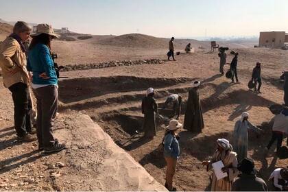 El equipo de científicos argentinos, en Luxor