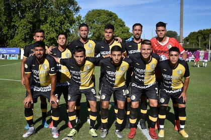 El equipo de Comunicaciones 2022, con Julián Kadijevic (Prensa Comunicaciones)