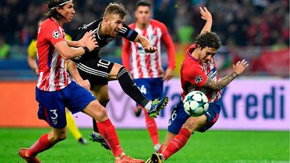 El equipo de Diego Simeone empató y quedó complicado