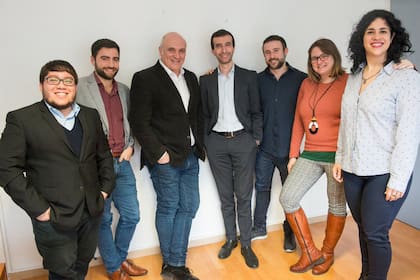 El equipo de Espert, a la derecha, la economista Eliana Scialabba