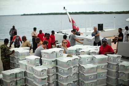 El equipo de GSD ayudó con la evacuación de personas en la Isla Ambae tras meses de actividad volcánica y entregó más de 27 toneladas de agua, suministros médicos y de higiene
