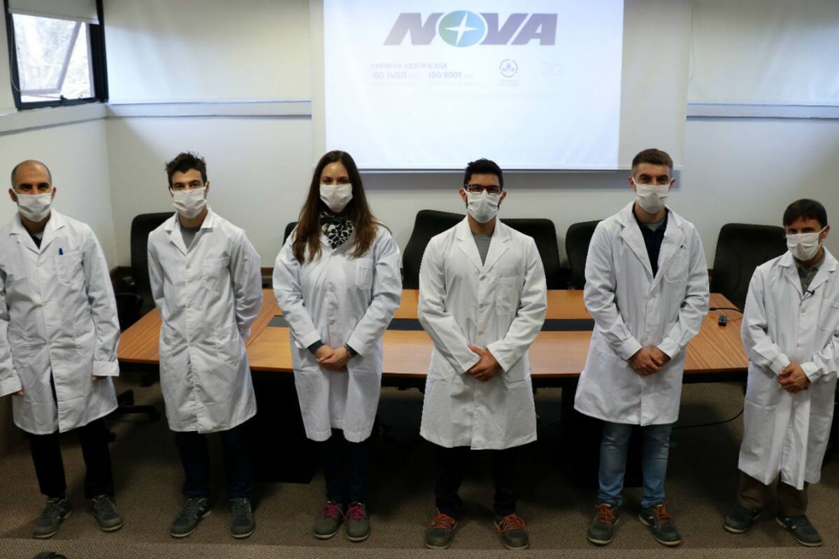 El equipo de la empresa que trabajó en el proyecto