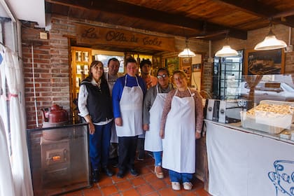 El equipo de La Olla de Cobre, los hacedores del mejor alfajor del mundo, según un ranking