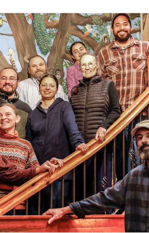 El equipo de Las 12 Tribus que maneja el restaurante The Yellow Deli, en General Rodríguez.