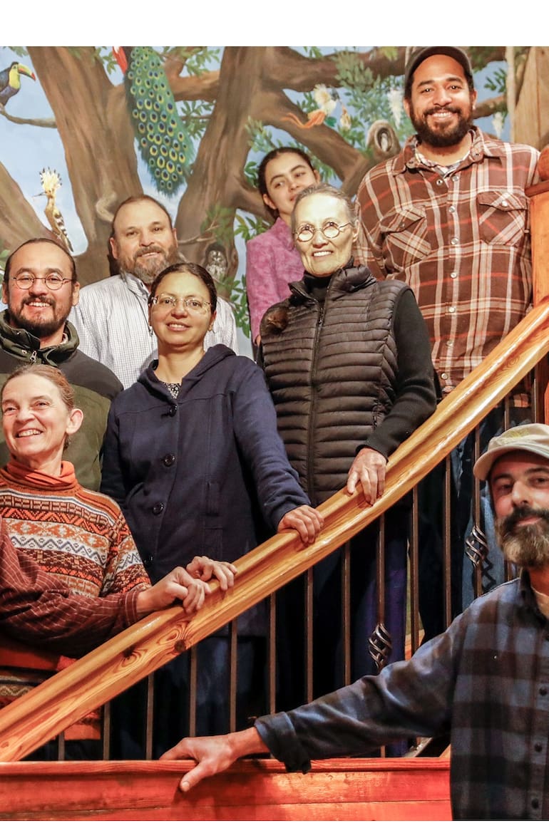 El equipo de Las 12 Tribus que maneja el restaurante The Yellow Deli, en General Rodríguez.