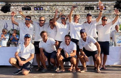 El equipo de Matrero al recibir su reconocimiento en 2023.