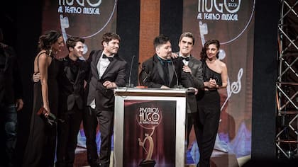 El equipo de Mi perro López recibe el Hugo