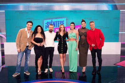 El equipo de Siéntese quien pueda, éxito de Univisión