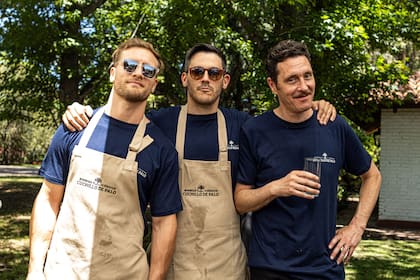 El equipo de sommeliers de Cuchillo de Palo. El servicio incluyó agua mineral y limonadas