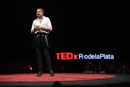 El equipo de TEDxRíodelaPlata trabaja en conjunto para transformar ideas complejas en relatos claros, breves y capaces de emocionar al público