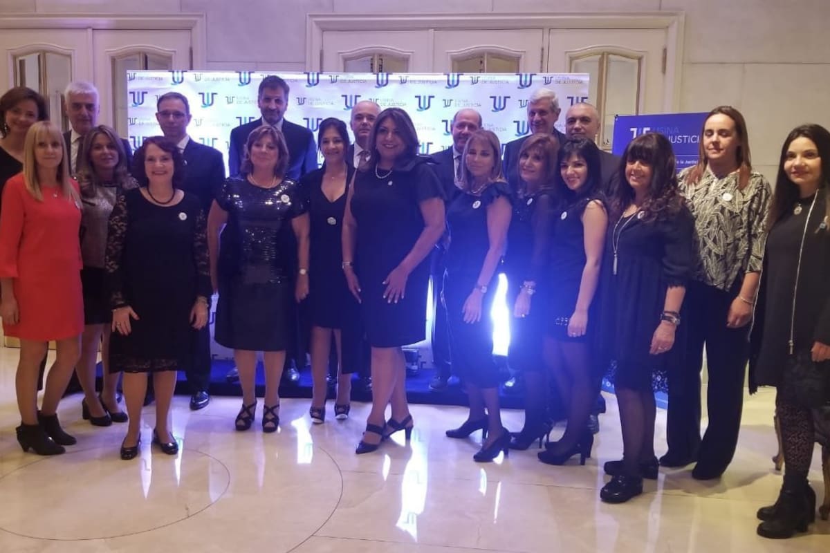 El equipo de trabajo de Usina de Justicia, en la cena anual